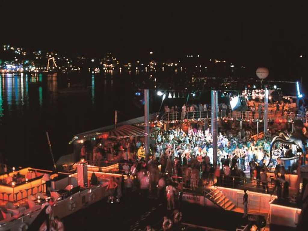 catamaran bodrum disco