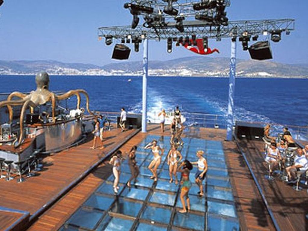 bodrum disco catamaran